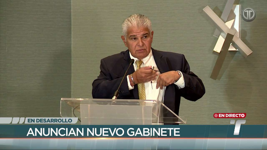 Presidente electo José Raúl Mulino durante la designación de los nuevos ministros