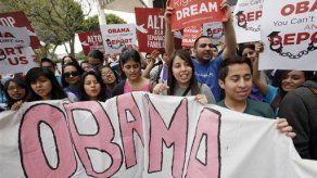 Soñadores culminan caminata para exigir aprobación del Dream Act