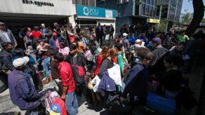 Maduro asevera que el emigrante venezolano sale del país lleno de dólares