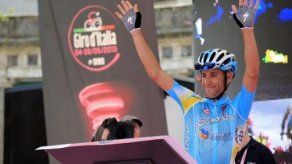 El británico Dowsett gana la 8va etapa del Giro