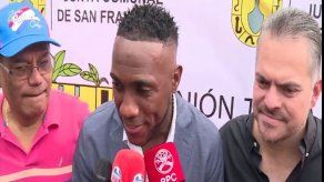 Develan estatua de Luis Matador Tejada en Carrasquilla