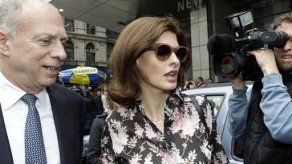 Linda Evangelista y esposo de Salma Hayek en batalla legal