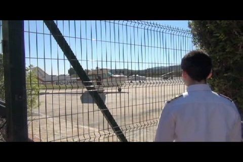 Niño de 11 pilota avionetas, entrena para ser piloto comercial