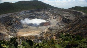 Cierran Parque Nacional Volcán Poás de Costa Rica por erupciones freáticas