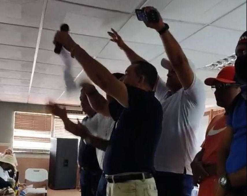 Docentes de AEVE rompen acta de compromiso firmada con el Gobierno Nacional