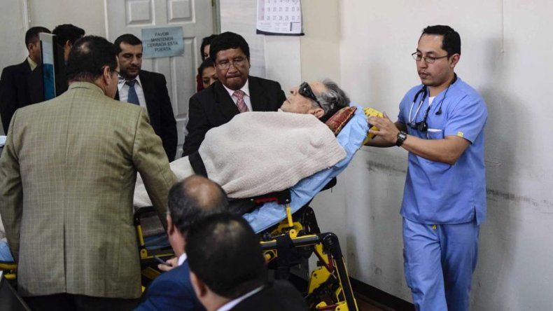 Tribunal suspende juicio por genocidio a Ríos Montt