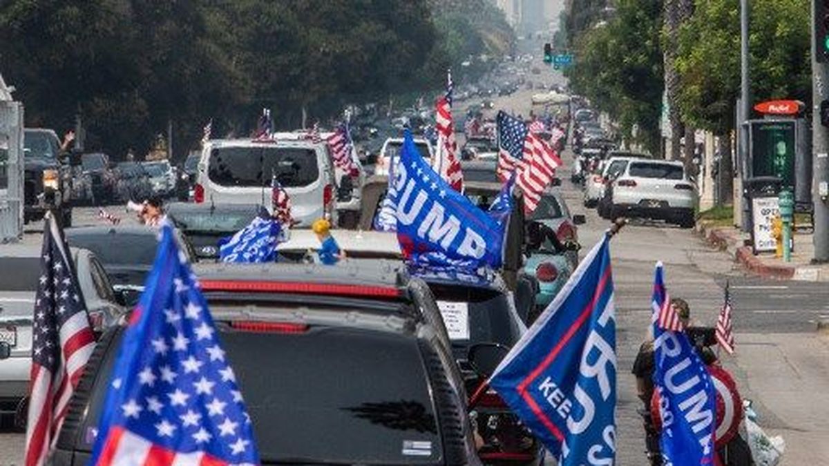 Caravana de apoyo a reelecci n de Trump re ne a miles de