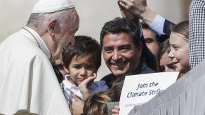El papa saludó a Greta Thunberg El papa saludó a Greta Thunberg