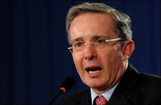 Vinculan a hijos Uribe con almacén sospechoso de lavado
