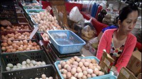 Descubren melamina en Hong Kong en huevos