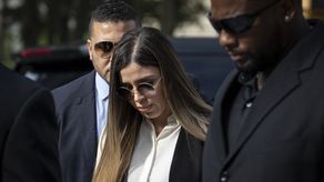 Además de los 36 meses de prisión, Emma Coronel fue condenada a 48 meses de libertad condicional y al pago de 1,5 millones de dólares al Estado estadounidense.