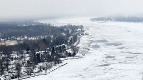 Hielo cubra casi completamente los Grandes Lagos