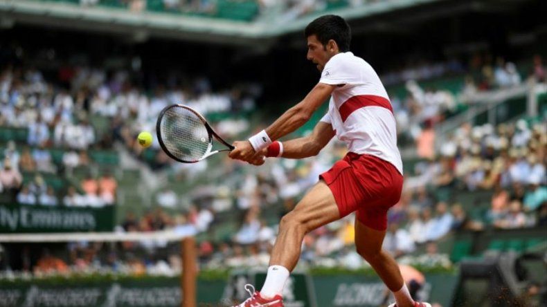 Djokovic cumple ante Dutra Silva en su arranque en Roland Garros