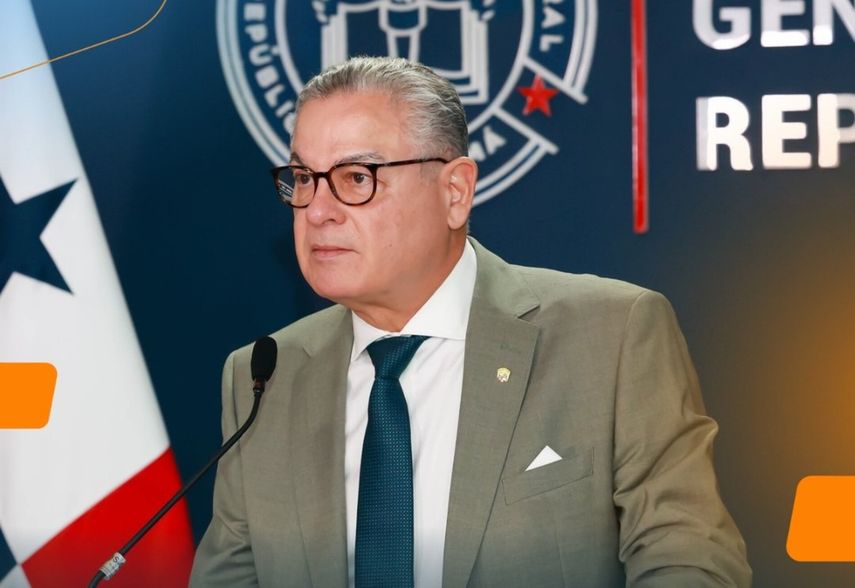 Contralor Anel Bolo Flores solicita suspensión de aumentos en el sector público