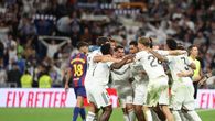 Real Madrid vence en el Clásico y se consolida al frente de LaLiga. Real Madrid vence en el Clásico y se consolida al frente de LaLiga.
