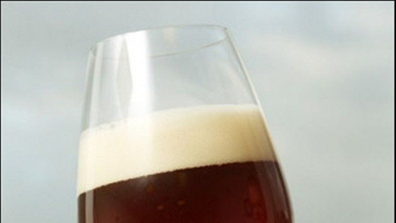 Ingesta de 2 vasos de alcohol en mujeres no es riesgoso