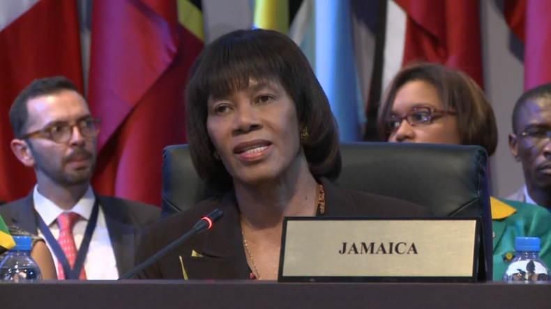 Jamaica está comprometida para terminar con la pobreza, Simpson