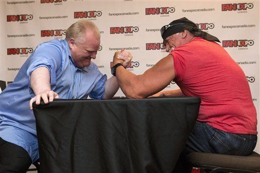 Alcalde de Toronto vence a Hulk Hogan en pulseada