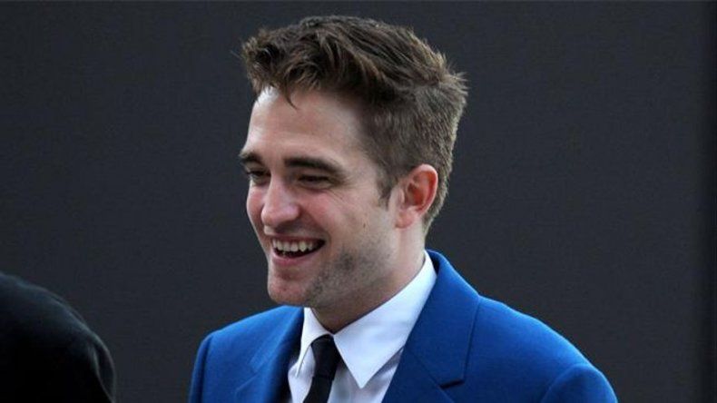 Robert Pattinson sobrevive al desierto