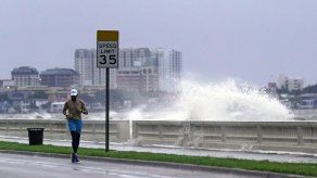 Las costas de Georgia y Carolina del Sur estaban el viernes bajo una alerta de tormenta tropical.