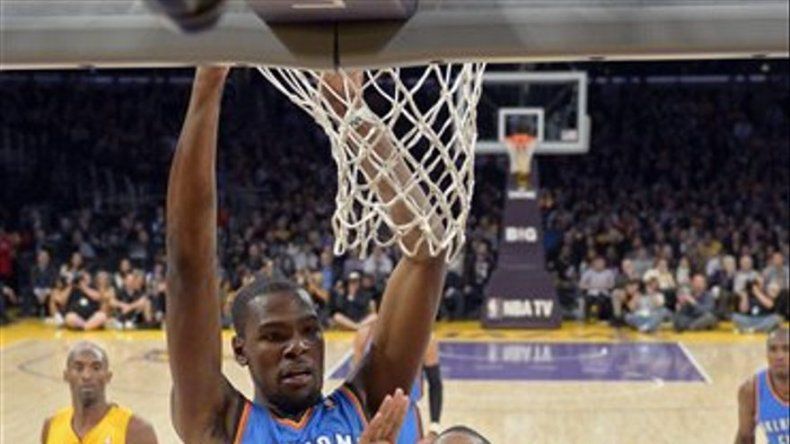 Durant y el Thunder se imponen a los Lakers