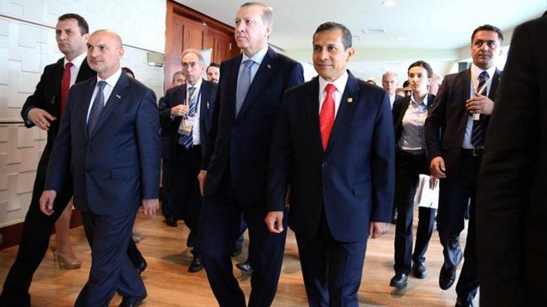 Presidente de Turquía realiza breve visita a Ecuador