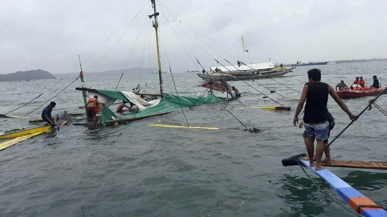 Filipinas: 25 muertos y 55 rescatados tras varios naufragios
