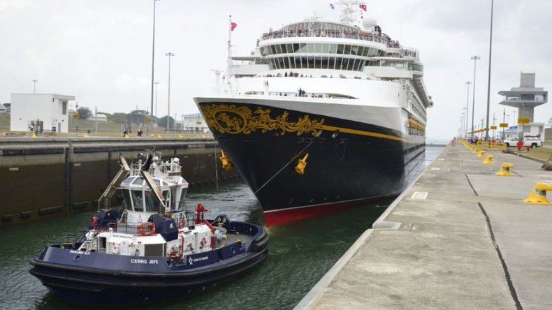 Crucero de Disney, primer buque de pasajeros en transitar por el Canal Ampliado