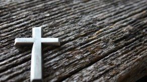 Obispo polaco se disculpa con víctimas de abusos