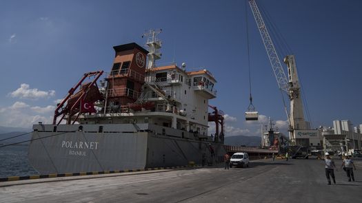 Polarnet, con bandera de Turquía,&nbsp;cargado con 12.000 toneladas de maíz.