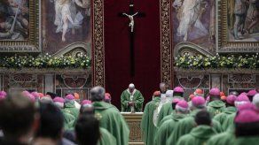 Vaticano sentencia a cura irlandés por abuso en Chile