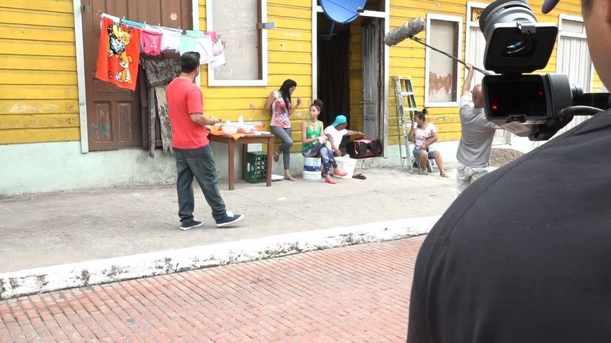 Un vistazo del detrás de cámaras de 1/4 pa las 12