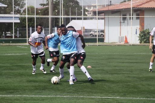 Defensa Roberto Chen, novedad en la preselección sub-20