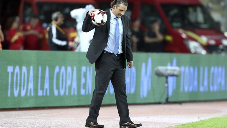 Confederaciones: Bravo es descartado para el debut de Chile