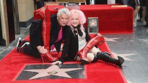 Cyndi Lauper desvela su estrella en el Paseo de la Fama de Hollywood