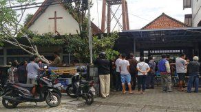 Agresor hiere a creyentes en iglesia en Indonesia