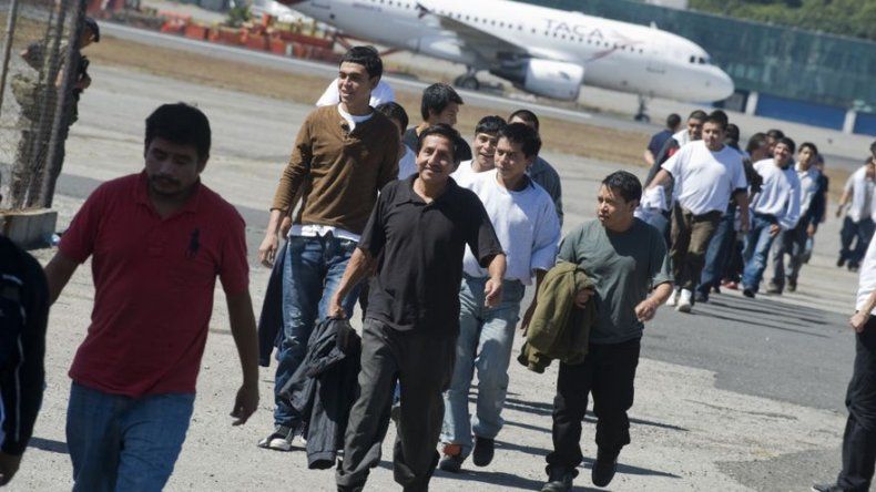 Deportación de guatemaltecos desde EEUU se redujo 44,6% a junio 2015