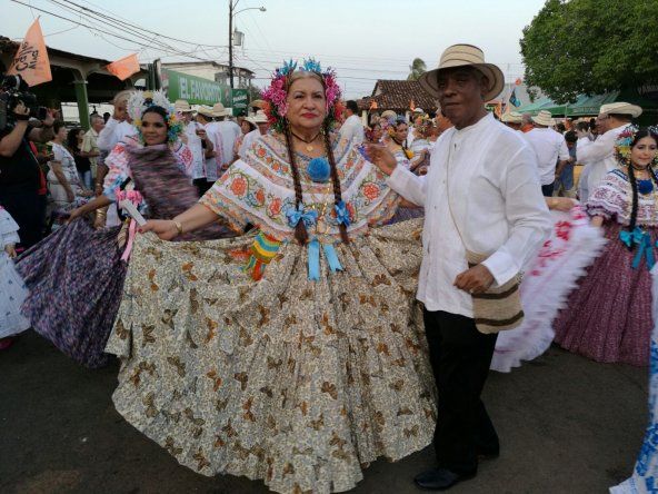 Recorrido de tunas en Santo Domingo de Las Tablas