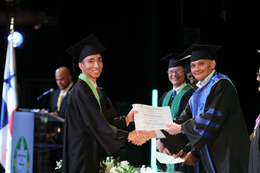 85 nuevos doctores se gradúan de la Universidad de Panamá 85 nuevos doctores se gradúan de la Universidad de Panamá