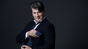 La casa Cardin rejuvenece y planea volver a la Semana de la Moda de París