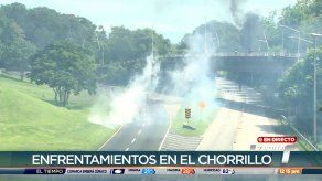 Se registra enfrentamiento entre manifestantes y la Policía en la entrada de Amador