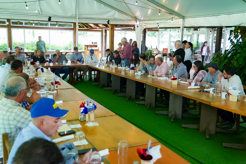 Presidente José Raúl Mulino se reúne con productores de Boquete