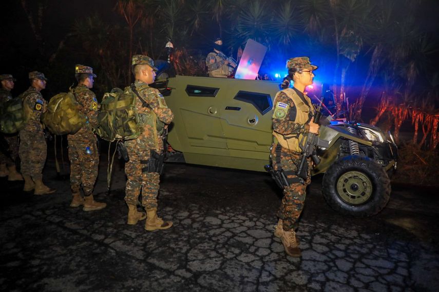 Las autoridades de El Salvador realizan detenciones masivas de presuntos pandilleros desde el 27 de marzo