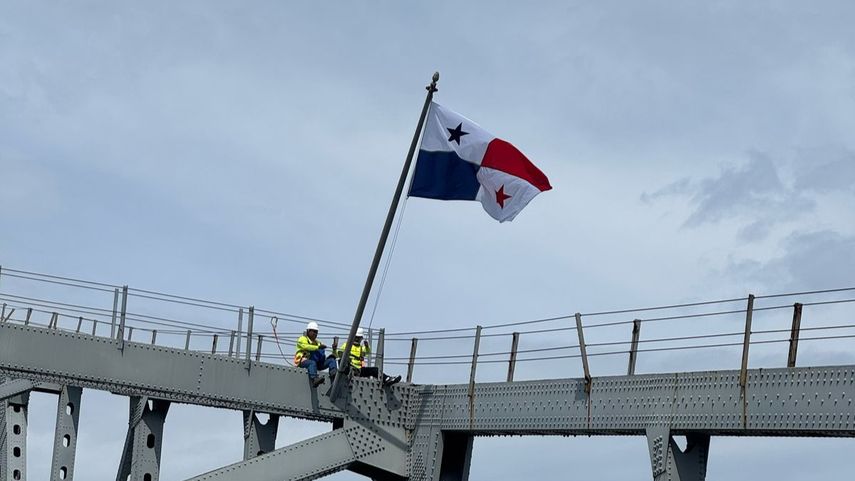 Banderas en el Puente de las Américas&nbsp;