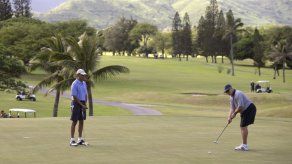 Obama pide ayudar a los pobres en Navidad