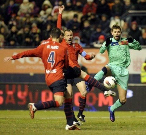 El Barcelona pierde en campo de Osasuna y ve alejarse el título