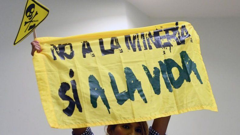 Ombudsman salvadoreña pedirá elevar a rango constitucional prohibición a minería