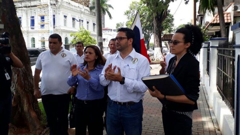 AEVE interpone acciones legales contra autoridades del Meduca