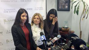 Mujer dice tenía 17 cuando Seagal la agredió sexualmente