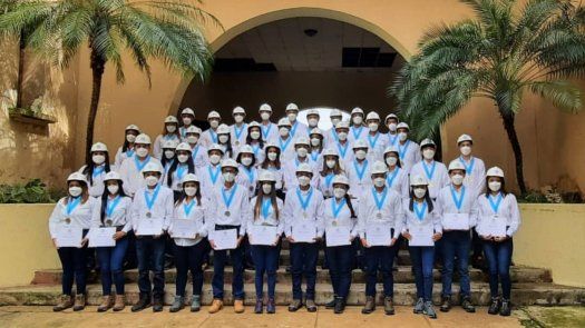 Imposición de Cascos Ingenieriles. Evento realizado con la participación de 45 estudiantes de la sede Santiago de la Universidad Latina de Panamá.